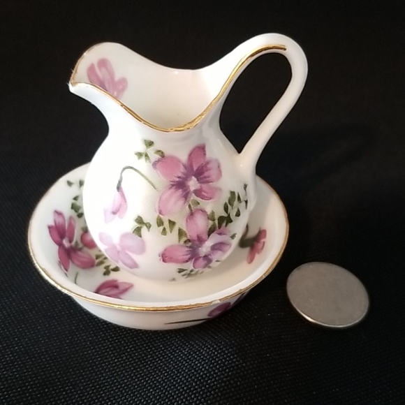 Vintage bundle of six miniature porcelain dishes. - Picture 3 of 7